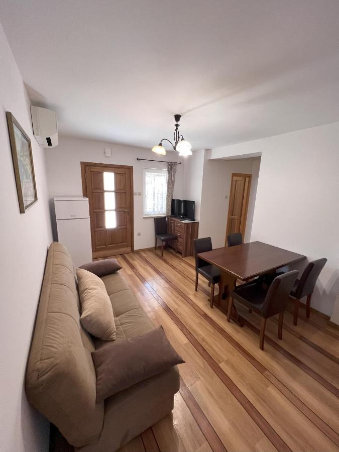 Apartmani Palme Funtana Exteriör bild