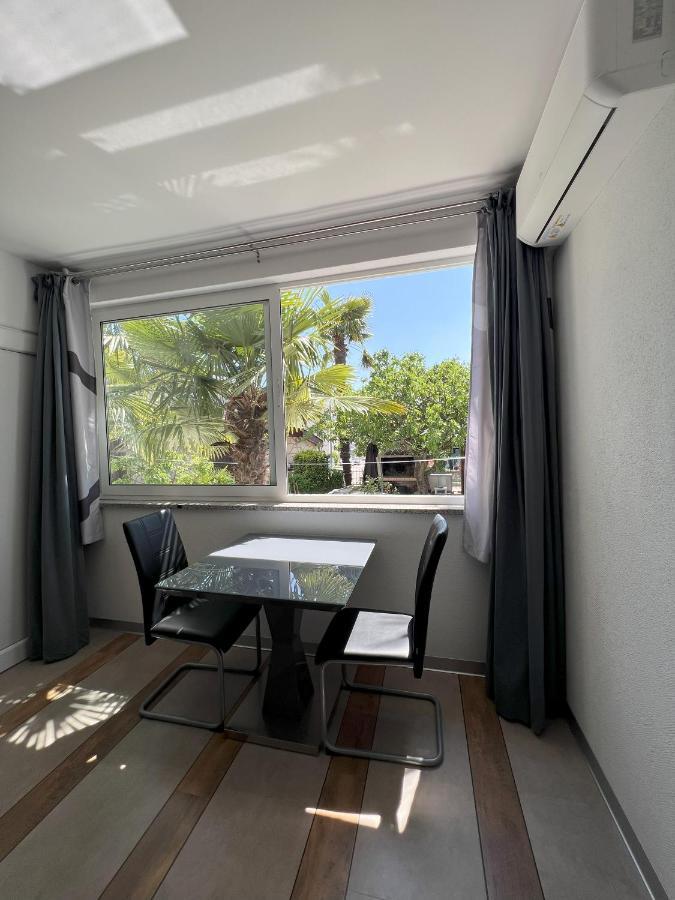 Apartmani Palme Funtana Exteriör bild