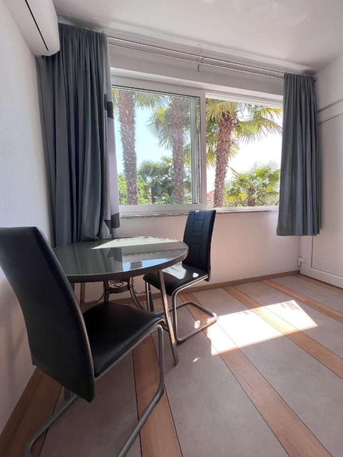 Apartmani Palme Funtana Exteriör bild