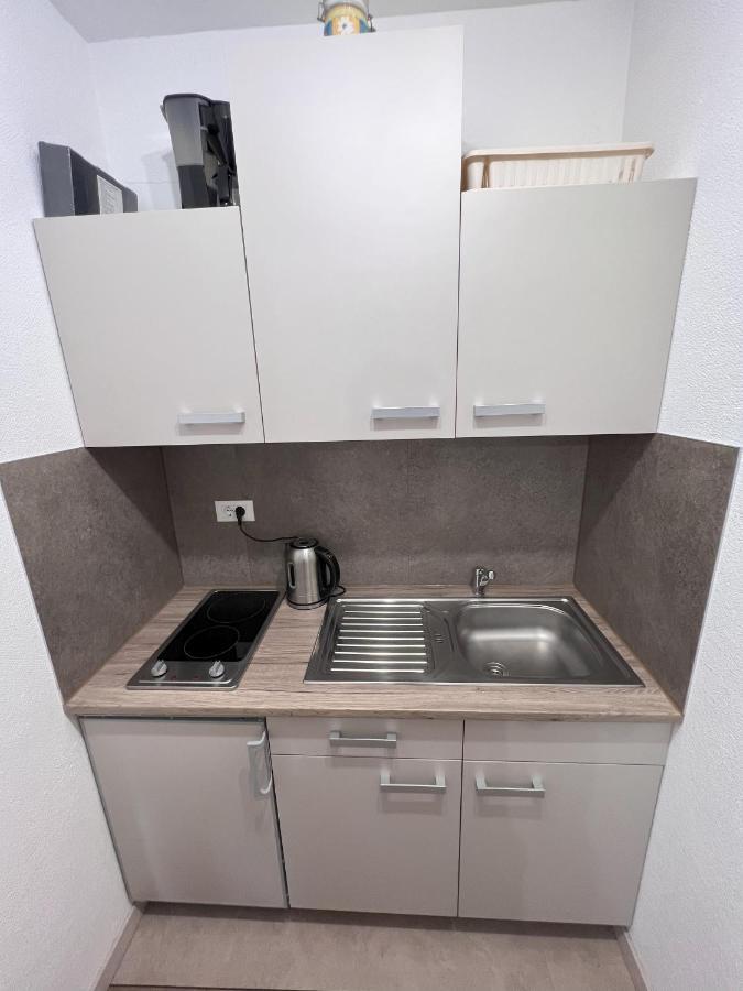 Apartmani Palme Funtana Exteriör bild